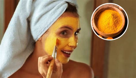 10 Simple Homemade Turmeric Face Masks For Glowing Skin