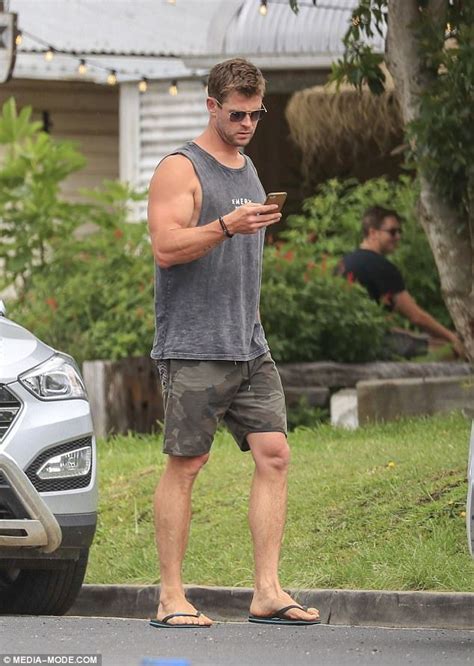 chris hemsworth with wife elsa pataky stroll in byron bay daily mail online chris hemsworth
