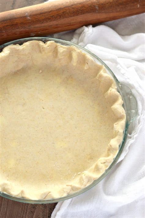 This handy tool takes the strain out of rolling by providing a nonstick round frame for the dough as you roll it out, allowing you to use less flour and avoid shaggy edges. Easy Gluten Free Pie Crust Recipe - What the Fork