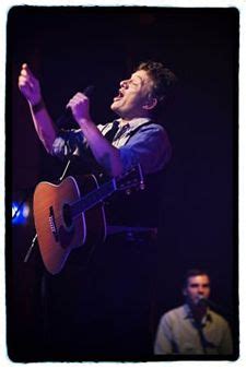 Kat kerkhofs vindt dat die prestatie een supporterslied verdient. Overpelt - Bart Peeters voor vol huis in Palethe ...