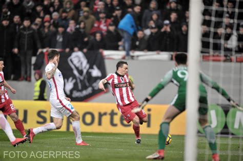 Coman however rose to prominence individually, as he had scored ten goals and was the top scorer of the domestic league by the turn of the year. Dunărea Călărași - FCSB. Andrei Vlad, o nouă gafă uriașă ...