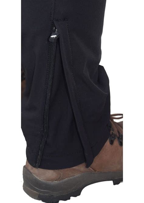 Entspannt am lagerfeuer in schweden mit dem revolutionrace illusion fleece. https://revolutionrace.imgix.net/2116-large_default/hiball ...