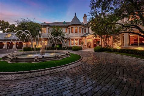 Gorgeous Sherwood Country Club Estate With Impressive Interior