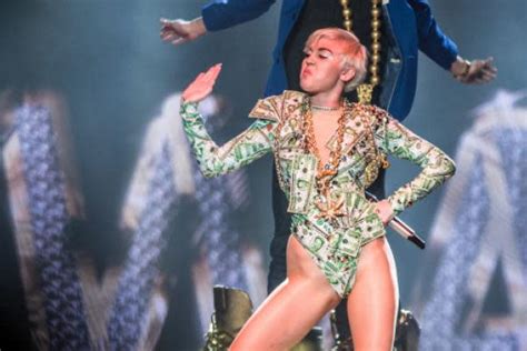 Miley Cyrus Is Doing A 1m Giveaway For Cash App Users To Own Their Favorite Stock Market