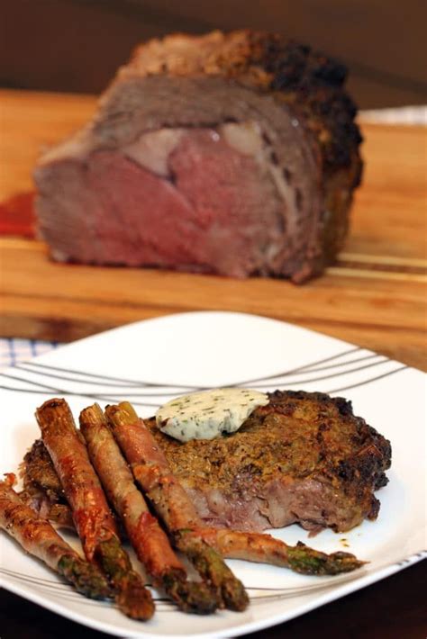 To keep the meat at the optimum temperature when it is served, make sure the plates are warm. Prime Rib Roast Italiano7 | Prime rib roast, Prime rib ...