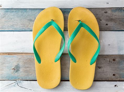 Effects Of Wearing Flip Flops That Scientifically Prove You Should