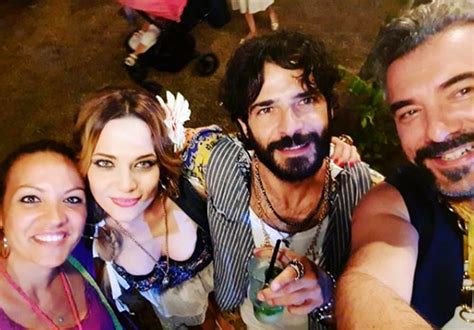 L'altra canzone segreta di belen è invece una lunga storia d'amore, il capolavoro di gino paoli. Marco Bocci, festa di compleanno in stile gipsy per i suoi ...