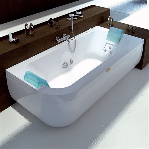 Jacuzzi® duoble whirlpool bathtubs and other versions , thanks to its multi programma system gives you the highest sense of wellness. JACUZZI AQUASOUL DOUBLE WHIRLPOOL BATH - TattaHome