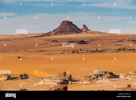 Beautiful Desert Scenery In Northern Chad Africa Stock Photo Alamy