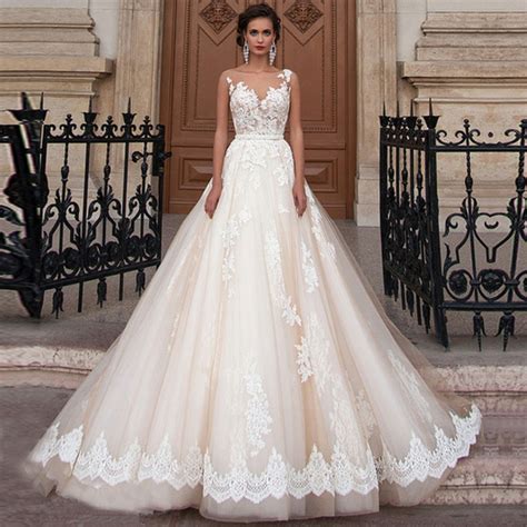 Robe de mariée princesse à jupon en tulle. 1001 + variantes de la robe de mariée princesse ...