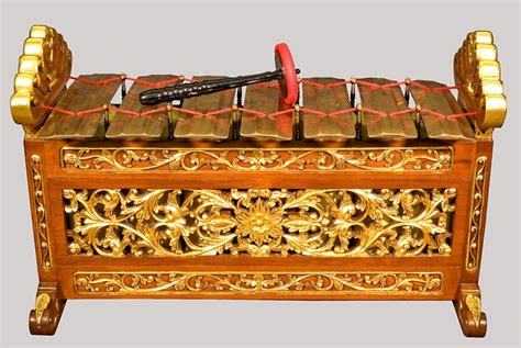 Alat musik tradisional saron dapat dimainkan dengan cara dipukul. Cara Memainkan Alat Musik Saron Adalah - Berbagai Alat
