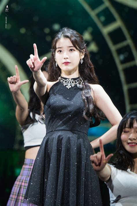 IUmushimushi • 171210 IU Palette Concert in Seoul by Baemal