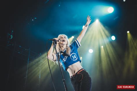 Hayley Williams Paramore Blonde Concerts Low Angle Singer Singing