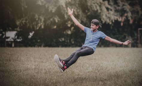 25 Fascinating Levitation Photos Light Stalking