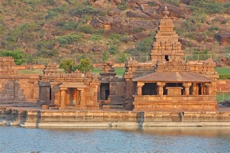 Temples Of Karnataka That You Must Visit In Your Lifetime Oyo Hotels