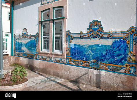 Pinhao Railway Station Blue And White Tiles Portugal Stock Photo Alamy