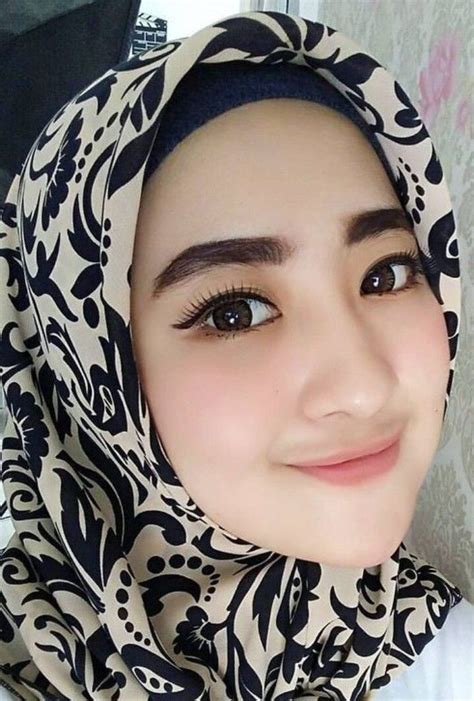 Pin Oleh Alfian Noer Di Hijab Cute Di 2019 Wanita Jilbab Cantik Dan