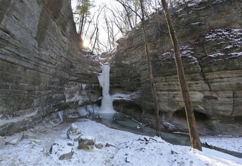 photos frozen icefalls form at starved rock and matthiessen state park shaw local