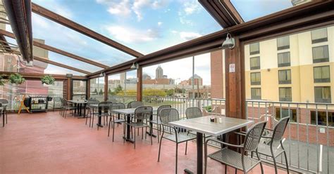 Best Downtown Indianapolis Restaurants With Outdoor Seating