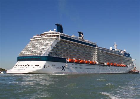 There are 15 passenger decks, 8 with cabins. Celebrity Silhouette Cruise Ship Cabins and Suites