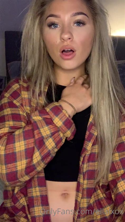 Ellalxox Blonde Teen Dripping Her Pussy With Big Dildo Till Gets Orgasm