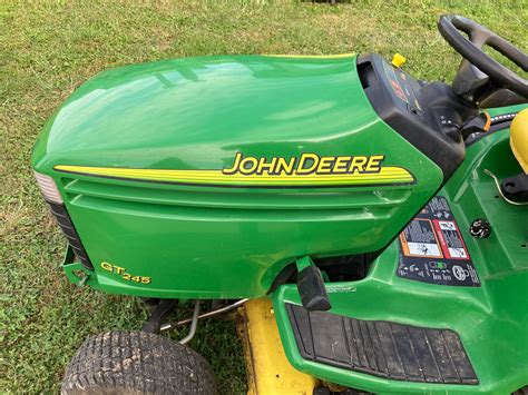 Tractor Zoom John Deere Gt245