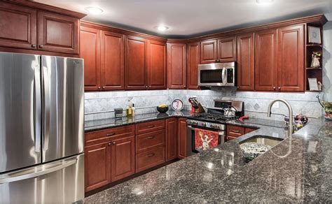 The easiest and most affordable way to purchase kitchen cabinets online. Fabuwood Cabinetry | Beautiful Kitchens