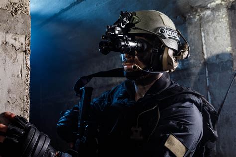 British Army Receives Compact Night Vision Systems