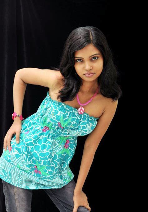 Sri Lankan Girlsceylon Hot Ladieslanka Sexy Girl Chami Dilrukshi