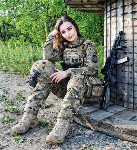 Pin By НЕ ПРОБАЧУ НЕ ЗАБУДУ On Women At War Military Girl Army Women Army Girl