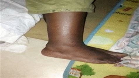 Big Stepmama Obaa Fante Fast Resting With Ebony Feet Soles On Bed Pt 2 Bigsteffs Ghana Foot