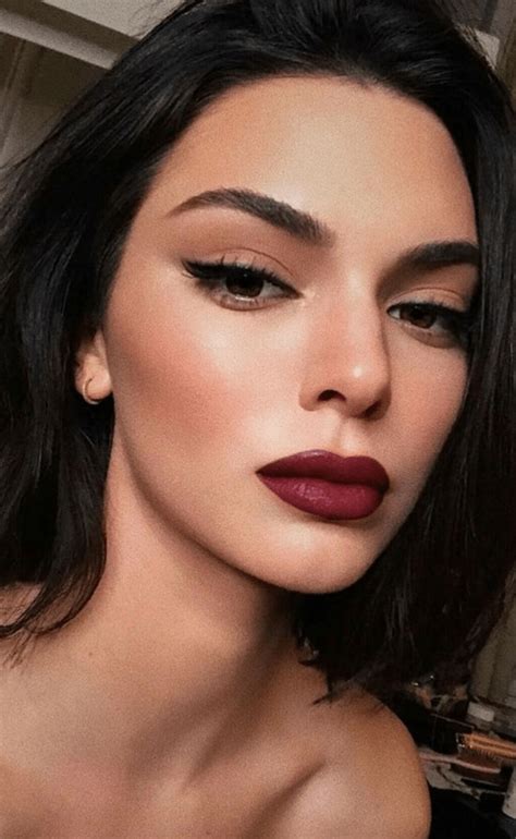 10 Bold Eyeliner Looks That Are Perfect For Fall Society19
