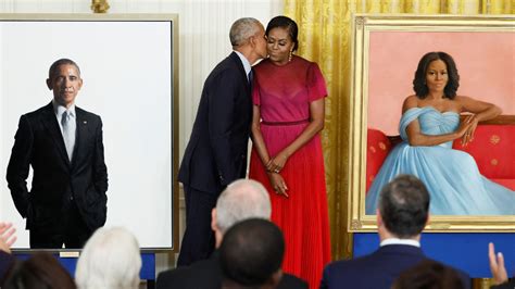 Obamas Return To White House For Official Presidential Portrait