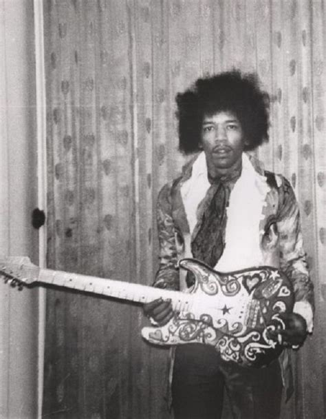 Jimi Hendrix How Nine Months In London Made Him A Star Jimi Hendrix Jimi Hendrix Experience