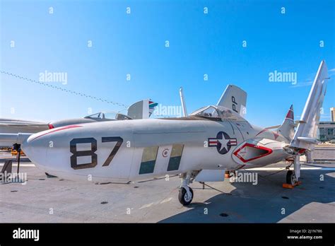 F9f 8p Cougar Hi Res Stock Photography And Images Alamy