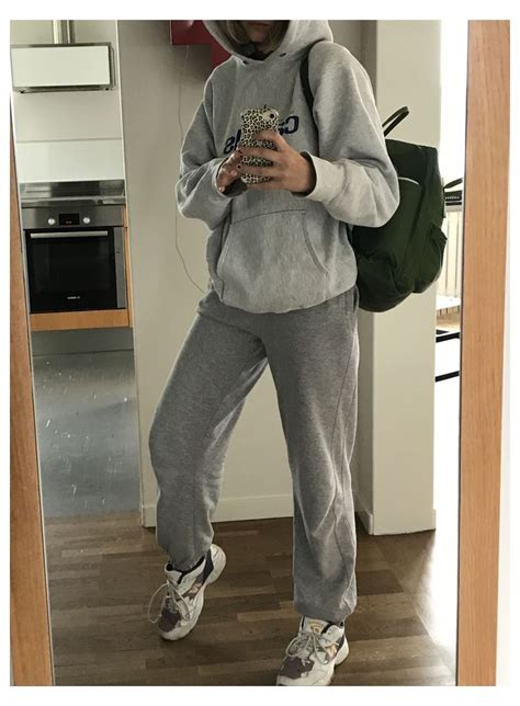 What To Wear With Gray Sweatpants