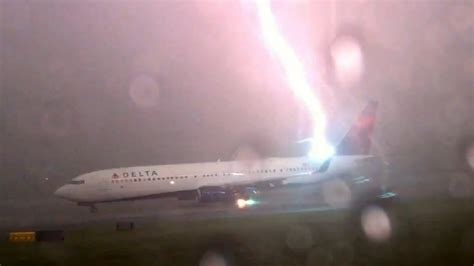 Lightning Strikes Delta Boeing 737 Plane At Atlanta Airport Video