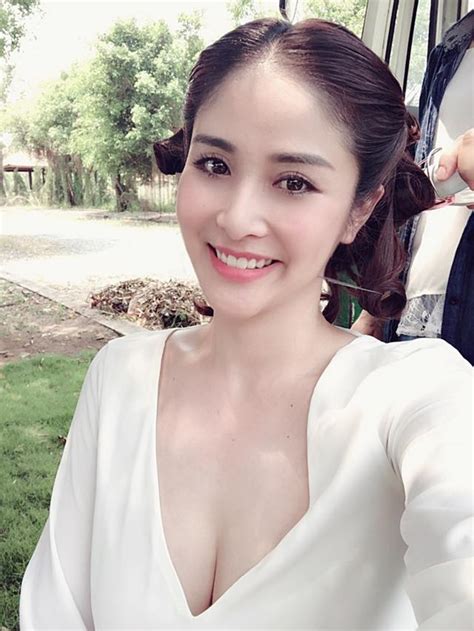 Bình định là một tỉnh thuộc vùng duyên hải nam trung bộ việt nam.tỉnh lỵ của bình định là thành phố cảng quy nhơn nằm cách thủ đô hà nội 1.070 km về phía nam, cách thành phố đà nẵng 323 km về phía nam và cách thành phố hồ chí minh 652 km về phía bắc theo đường quốc lộ 1a. Vợ cũ Phan Thanh Bình ngày càng sexy sau 3 năm ly hôn