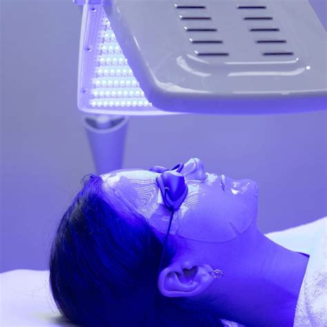 Does Blue Light Therapy For Acne Work Best Health Magazine Canada