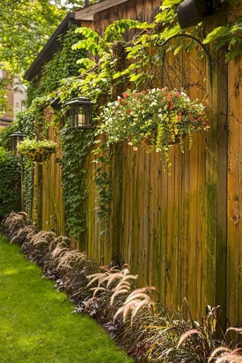25 Stunning Backyard Privacy Fence Designs For Your Landscape