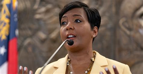Former Atlanta Mayor Keisha Lance Bottoms Says She Was Denied Service Over Leggings