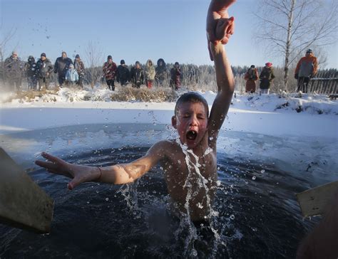 Serbia An Icy Plunge For Orthodox Christians Pictures Cbs News
