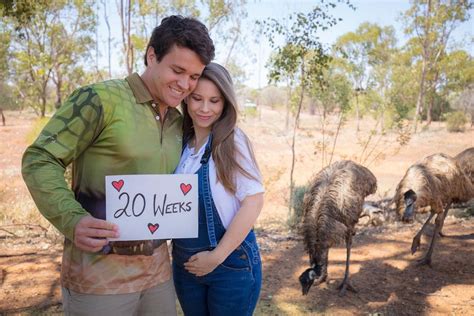 Bindi irwin and chandler powell tied the knot just days after shelter in place orders were put into tb : Pregnant Bindi Irwin Boasts Her Perfect 26-Week Baby Bump