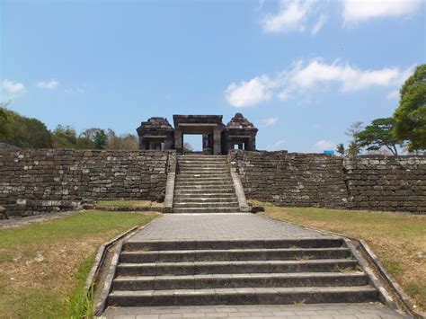 Merajut oase budaya di prambanan temple compounds balai. Sketsa Candi Ratu Boko / Cara Menggambar Candi Borobudur ...