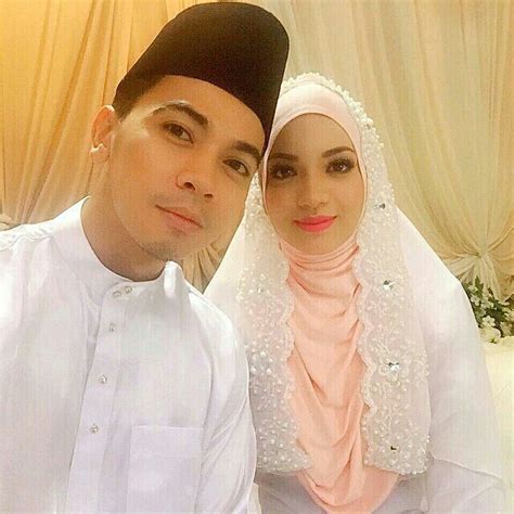 Menerusi beberapa keping foto yang dimuat naik, amyra rosli dan keluarga kecilnya dilihat bergambar. edtv: (Sembang) Tarikh pernikahan Amyra Rosli dengan Amar ...
