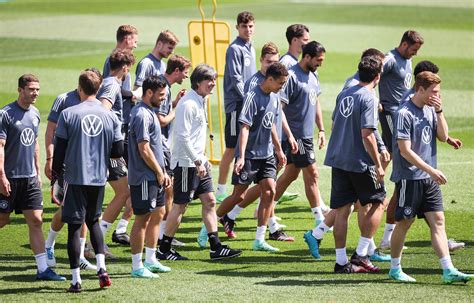 Grandios spielte sich die squadra symbole, in denen die spieler magic red 100 freispiele. EM 2021: Unsere DFB-Tipps zur Europameisterschaft - gegen ...