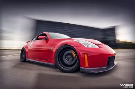 Tuning Field Red Nissan 350z
