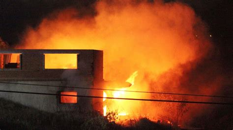 Un incendio registrado en una vivienda situada en el asentamiento humano san juan de la libertad, chorrillos, dejó una persona fallecida. El incendio declarado en Almorox (Toledo) afecta a unas 1 ...