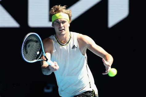 Coole designs und innovative materialien unterstützen frauen und männer beim spiel. Zverev esmaga Mannarino e alcança raro feito pessoal rumo ...