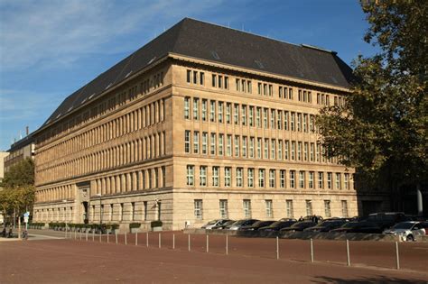 Alle 10min) mit 63 (richtung hirtestraße) ; Peter Behrens - Düsseldorf, Mannesmannufer, Mannesmann ...